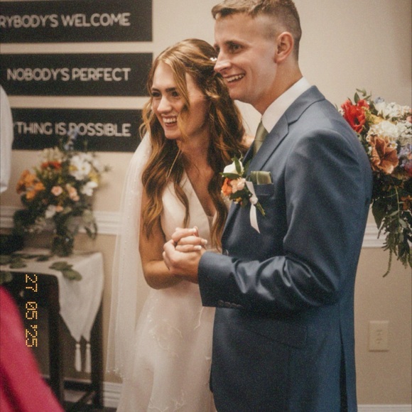 Meet your Posher, Emily - Picture 4 of 7